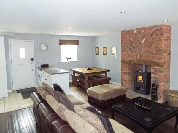 Alveton Villa Alton  Exterior photo